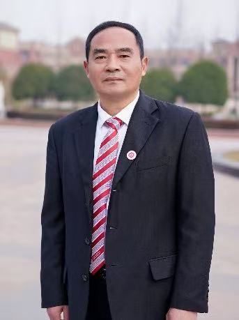 教授 鲁飞