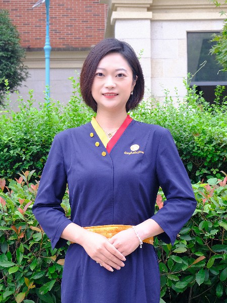 副教授 邹静